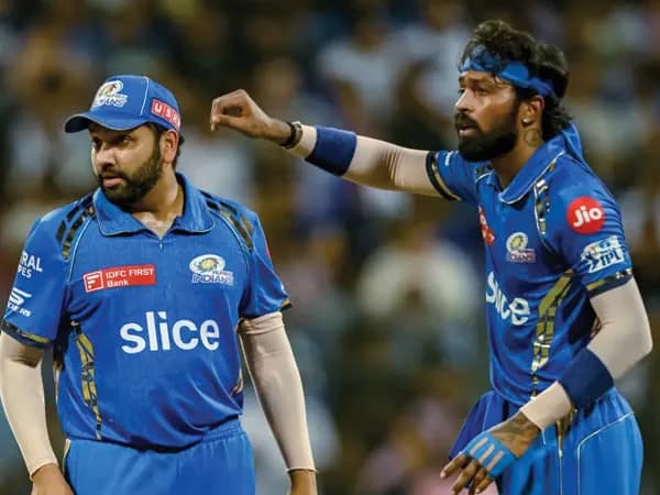 মুম্বই ইন্ডিয়ান্সে বড় পরিবর্তন, যোগ দিলেন তারকা আফগান বোলার