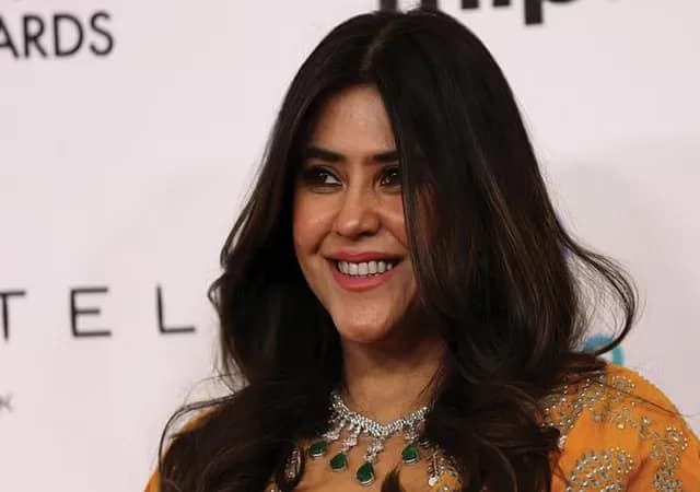 আইনি জটিলতায় একতা
