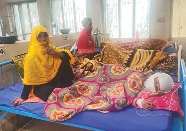 তারস্বরে বক্স বাজানোর প্রতিবাদ করায় মাধ্যমিক পরীক্ষার্থীকে মার