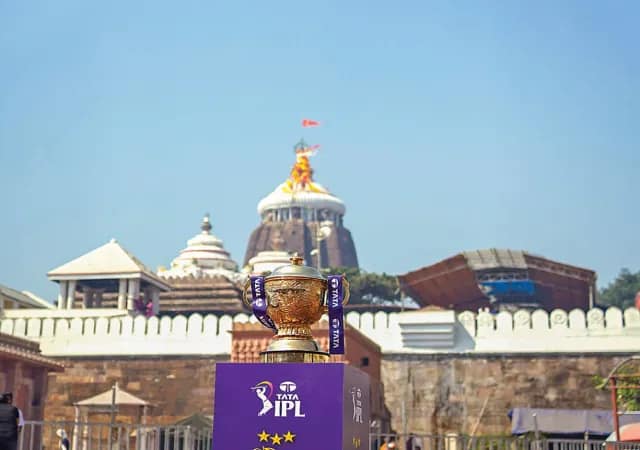 উদ্বোধনী ম্যাচে নাইটদের সামনে কোহলিরা