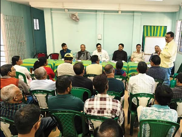 রাতেও খোলা থাকবে ওষুধের দোকান! বৈঠক ময়নাগুড়িতে