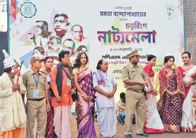 কলকাতার নাট্যমেলায় রাজবংশী রংপাচালি গেয়ে প্রশংসিত ইসলামপুরের লোকশিল্পীরা&nbsp;