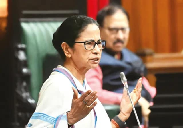 কুম্ভে মৃত্যুমিছিল নিয়ে তোপ,&nbsp;ধর্ম বেচে খাচ্ছে বিজেপি: মমতা