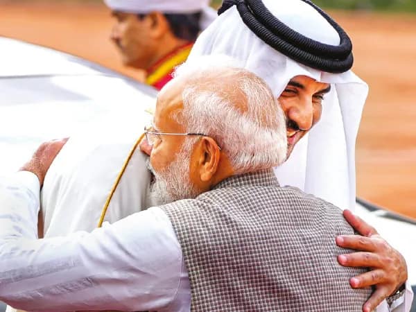 দ্বিপাক্ষিক বাণিজ্য দ্বিগুণ করার লক্ষ্যে কাতারের আমিরের সঙ্গে কথা মোদির