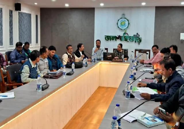 গেটে ঝুলবে কিউ আর কোড, বাড়ি থেকে বর্জ্য সংগ্রহে নজরদারি চালাতে অ্যাপ জলপাইগুড়িতে