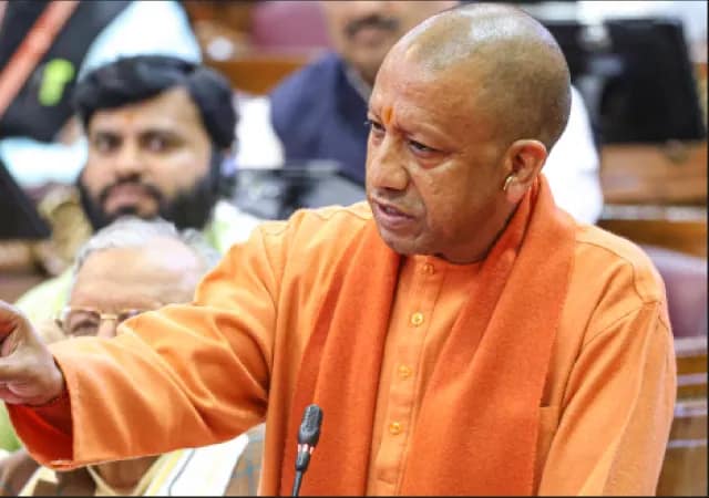&lsquo;কুম্ভের জল পানেরও যোগ্য&rsquo;, রিপোর্ট মানতে নারাজ যোগী