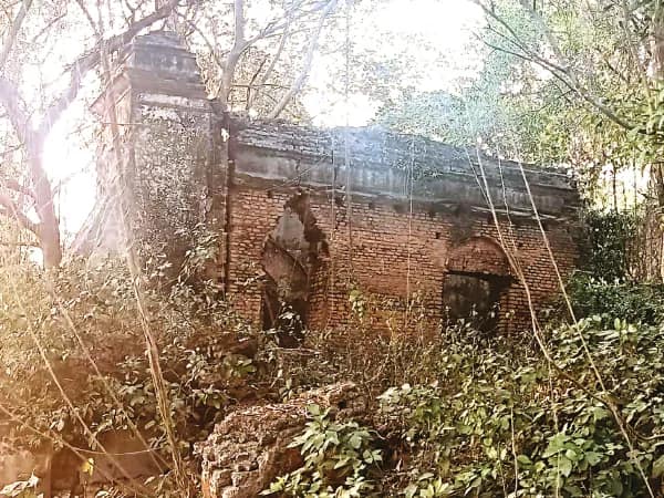 গলসির ভুঁড়ি গ্রামে ফুটবলার আবদুস সামাদের জীর্ণ জন্মভিটা সংস্কারের দাবি