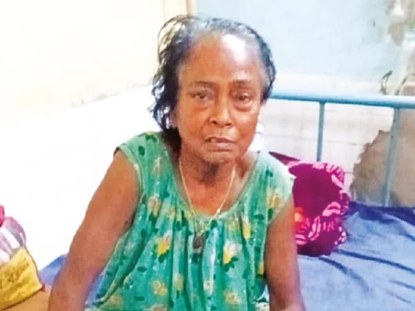 বাড়ি নিয়ে যেতে নারাজ ভাই, দু&rsquo;মাস পানিহাটি হাসপাতালেই প্রিয়জনের প্রতীক্ষায় পড়ে বৃদ্ধা