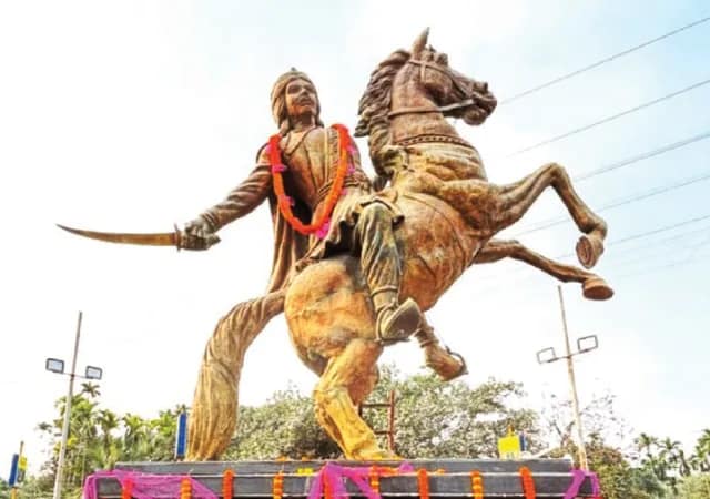 শুক্লধ্বজ থেকে &lsquo;চিলারায়&rsquo;