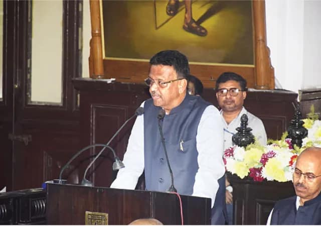 বিল্ডিং, ট্রেড লাইসেন্স, বিনোদন কর&nbsp;খাতে ফি-বৃদ্ধির প্রস্তাব পুর বাজেটে