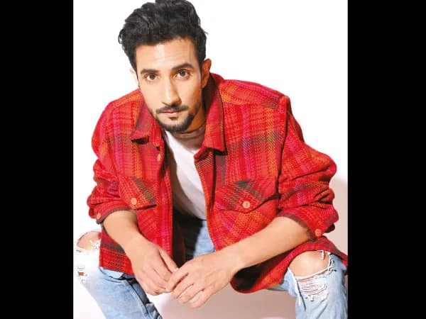ঋষভের আশ্চর্য জীবন