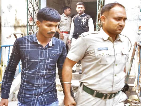 গাঁজা পাচারের দায়ে ১৫ বছরের কারাদণ্ড