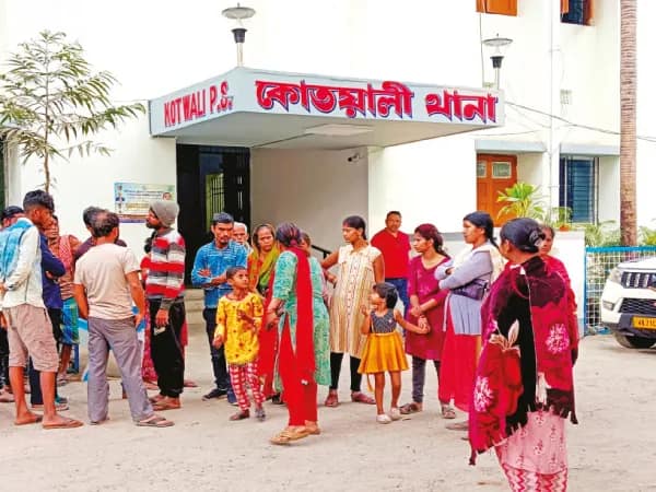 বিরিয়ানি দোকানে কর্মীর ঝুলন্ত দেহ, মৃত্যুর কারণ ঘিরে ধোঁয়াশা