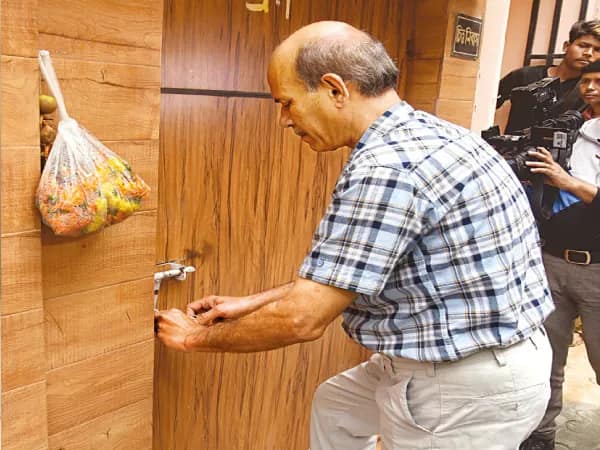 ট্যাংরা কাণ্ড:&nbsp;হুঁশ ফিরতেই পুলিসকে বিভ্রান্ত করার চেষ্টা, &lsquo;ও খুনি&rsquo;, পরস্পরকে দুষছে দুই ভাই