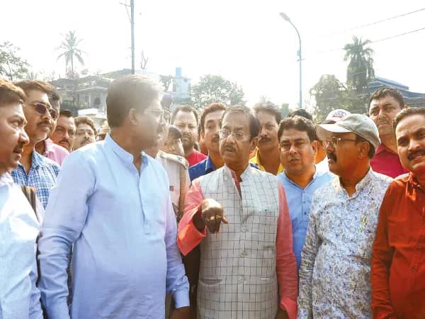 হাসপাতালের জায়গায় দখলদারি নয়, বৈঠকে বার্তা জ্যোতিপ্রিয়র