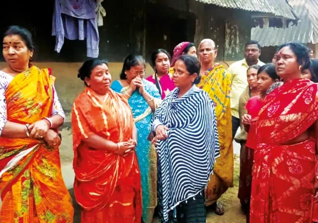 দুর্ঘটনার খবর পৌঁছতেই কান্নার রোল সাতবেড়িয়ায়