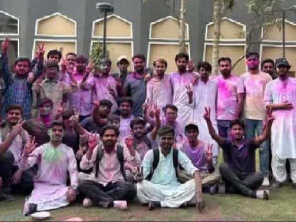 ক্যাম্পাসে রং খেলায় রাষ্ট্রদ্রোহের অভিযোগ হিন্দু পড়ুয়াদের বিরুদ্ধে