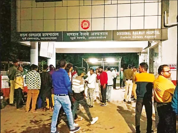 ভুল চিকিৎসায় মৃত্যুর অভিযোগে রেলওয়ে হাসপাতালে ভাঙচুর&nbsp;