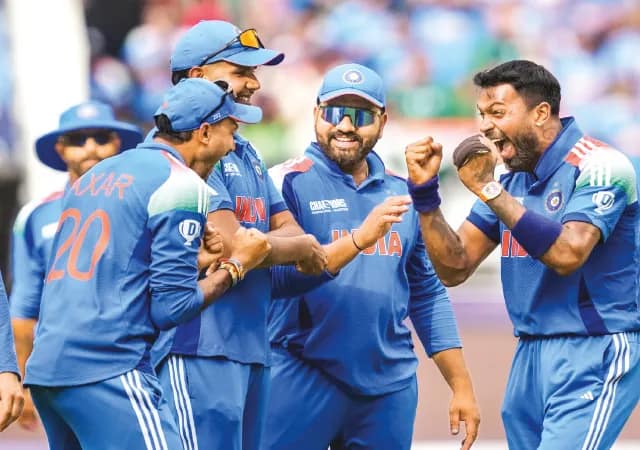 টিম গেমেই বাজিমাত কোহলিদের,&nbsp;কুলদীপের তিন উইকেট, বিদায়ের দোরগোড়ায় পাকিস্তান