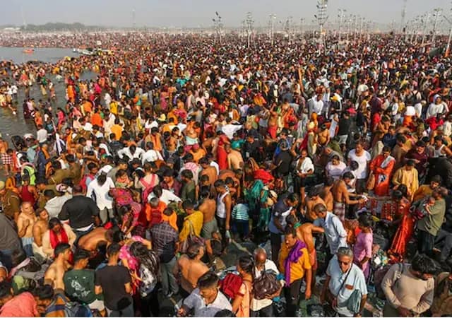 পূর্ণকুম্ভ: ১৪০টি সোশ্যাল মিডিয়া হ্যান্ডলের বিরুদ্ধে ১৩টি এফআইআর দায়ের করল যোগীর প্রশাসন