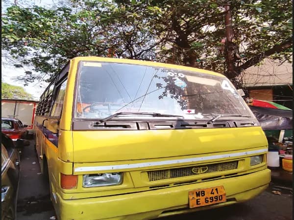 বউবাজারে স্কুলবাসের ধাক্কায় মৃত্যু বৃদ্ধার, এক্সাইডে রেষারেষিতে চাকায় পিষ্ট মহিলা
&nbsp;