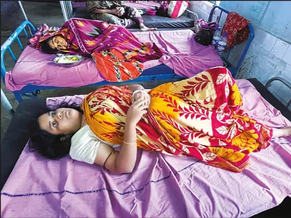 সরকারি জমিতে পাঁচিল দেওয়ার প্রতিবাদ&nbsp;জানানোয় যুবককে মারধর, জখম মা ও স্ত্রী