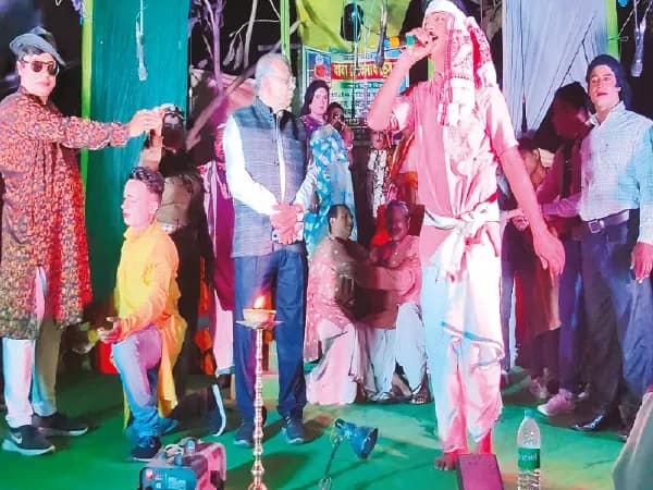 নবদ্বীপে যাত্রার মাধ্যমে সমাজ সচেতনতার বার্তা অঞ্চল তৃণমূলের