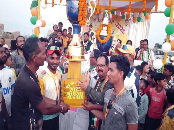 পাড়ায় &lsquo;এক্স এমএলএ&rsquo; ক্রিকেট টুর্নামেন্টে জয়ী ইমতাজ একাদশ