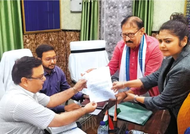 ভূতুড়ে ভোটার! দিল্লি মডেল বাংলার স্পিকারের কেন্দ্রেও
