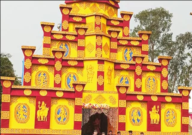 খেজুরিতে শ্মশানকালী পুজোয় মেতেছেন বাসিন্দারা
&nbsp;