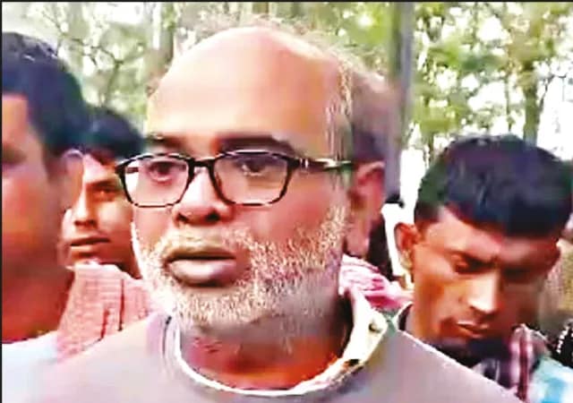 ৪ দিন আগে প্রাক্তন স্বামীর খোঁজে নাদনঘাটের পেট্রল পাম্পে সুমিতা
