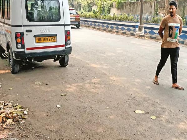 রিজেন্ট পার্কে যুবকের রহস্যমৃত্যু, উধাও বন্ধু