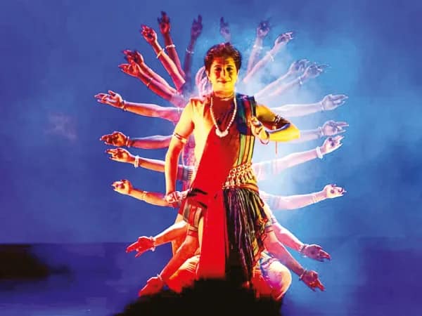দর্পণীর অনুষ্ঠান