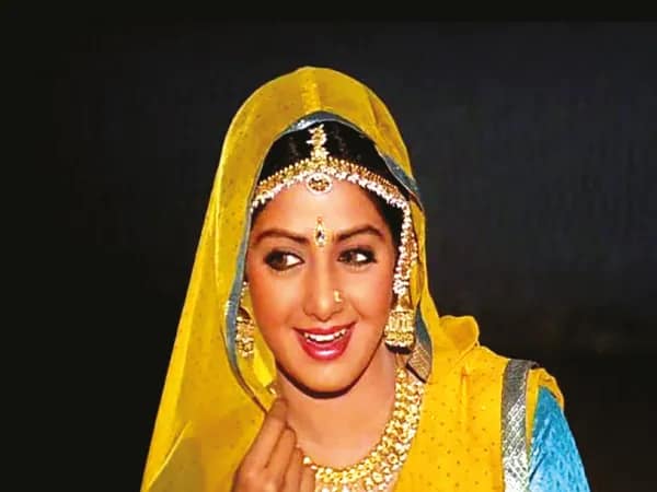 ফেরালেন স্পিলবার্গকে
&nbsp;