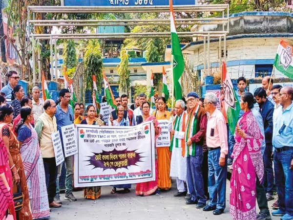 বকেয়া শোধে পুরসভার সম্পত্তি বিক্রির ভাবনায় তোপ বিরোধীদের