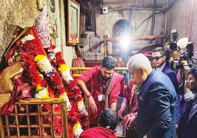 তারাপীঠে পুজো দিলেন উপ রাষ্ট্রপতি