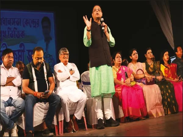 উন্নয়ন ও মানুষের সঙ্গে সম্পর্কই হাতিয়ার, কর্মিসভায় অঙ্গীকার ঘাসফুল নেতাদের