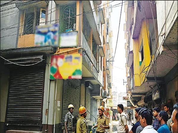 তারকেশ্বরে ফ্ল্যাটে আগুন, আতঙ্ক