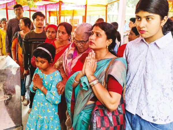 রামকৃষ্ণদেবের জন্মতিথিতে কামারপুকুরে ভক্তের ঢল