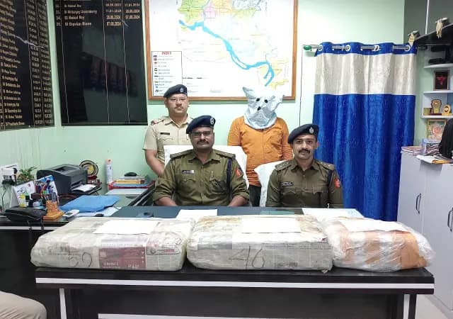 তুফানগঞ্জে একরাতে উদ্ধার হেরোইন ও গাঁজা, গ্রেপ্তার ৩