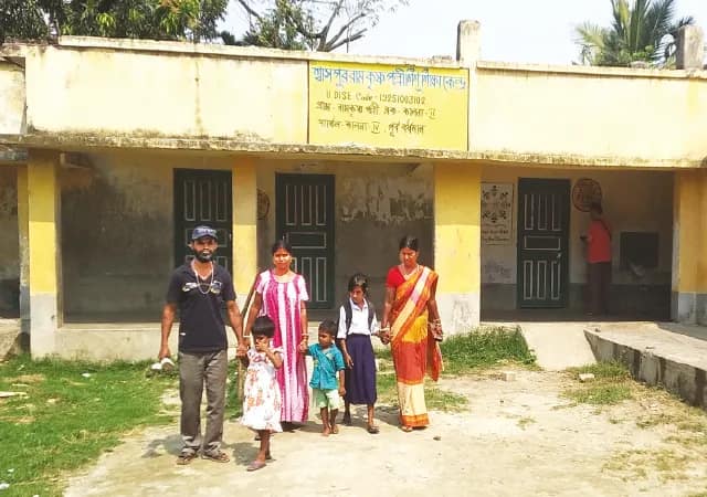 একমাত্র দিদিমণির অবসর গ্রহণ, কালনায় শিশুশিক্ষা কেন্দ্রে তালা, এলাকায় ক্ষোভ