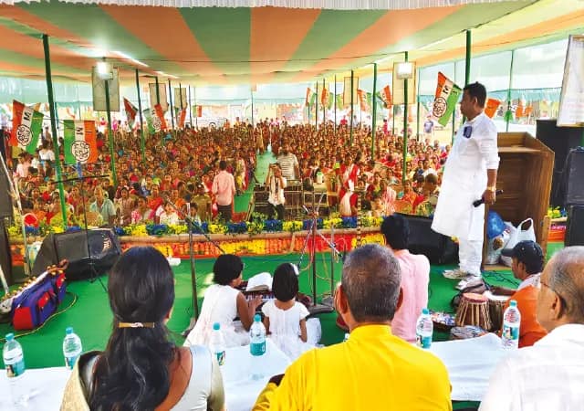 নবদ্বীপে মহিলা তৃণমূল কর্মীদের ভোটার লিস্ট খতিয়ে দেখার নির্দেশ