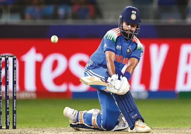 শ্রেয়সের গড়ে দেওয়া মঞ্চে নায়ক বরুণ
