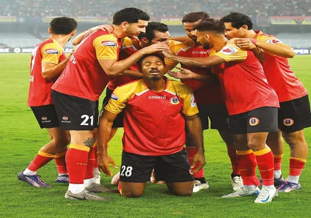 সুনীলের লক্ষ্যভেদে ইস্ট বেঙ্গলের স্বপ্নভঙ্গ,&nbsp;লাল কার্ড দিয়ামানতাকোসের