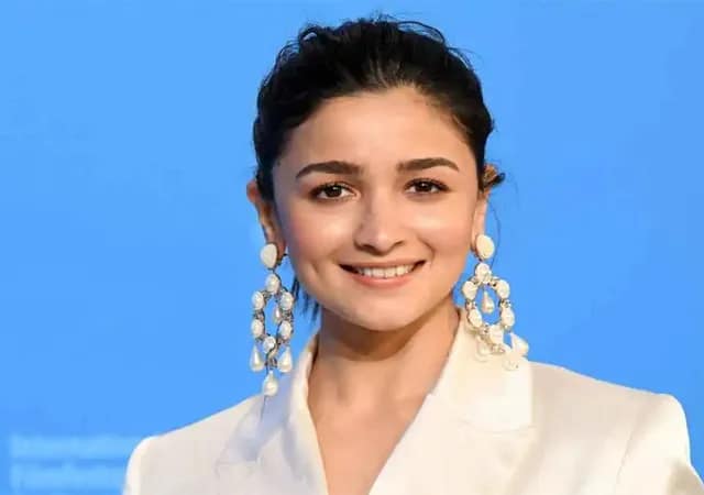 আলিয়ার সেরা চরিত্র