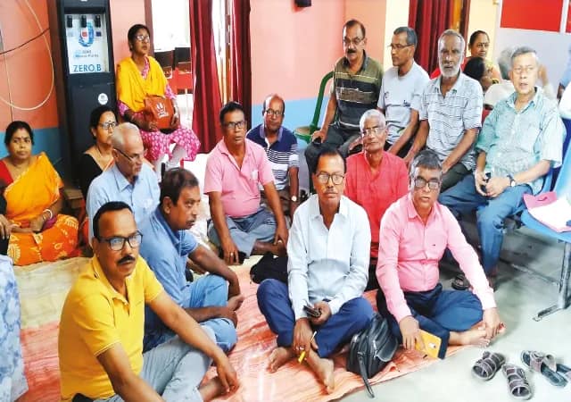 তহবিল শূন্য পুরসভার মিলছে না পেনশন
