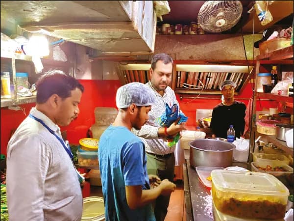 রামপুরহাটে অভিযান জেলা খাদ্যসুরক্ষা দপ্তরের