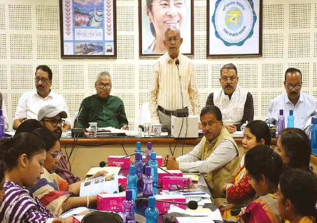 শহরের উন্নয়ন নিয়ে তরজা বোর্ড মিটিংয়ে, ওয়াকআউট বামেদের